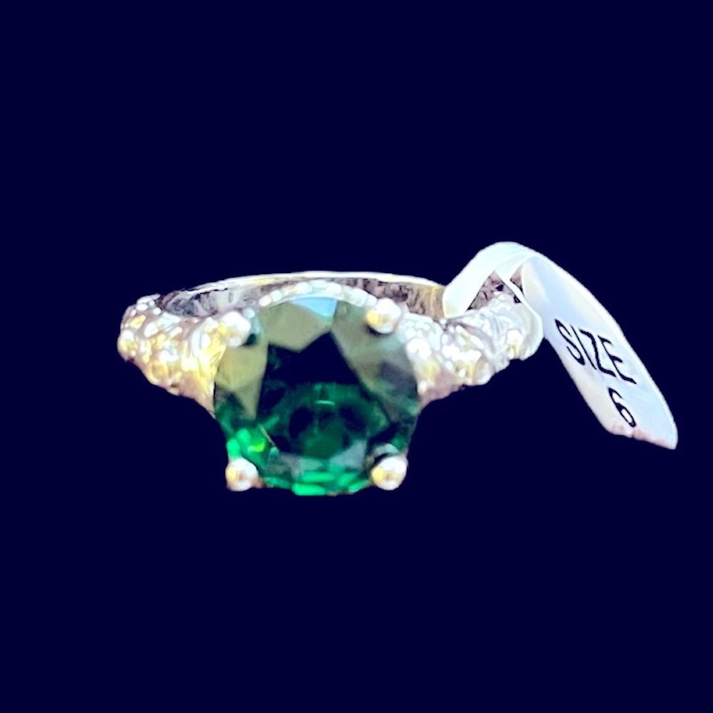 Emerald Color Ring Size 6 - Picture 3 of 4